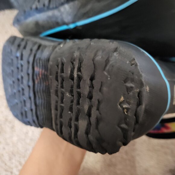 BOGS Youth Grasp Tie Dye Snow Rain Waterproof Insulated Size 1 78858-009 - Picture 12 of 13